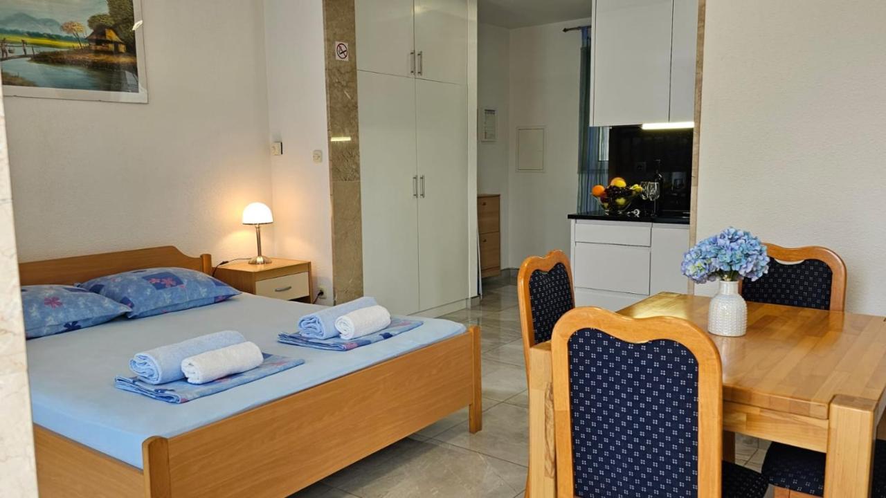 Barnjak Apartman *